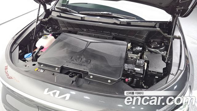 Kia Niro EV Earth 2023 — фото 6