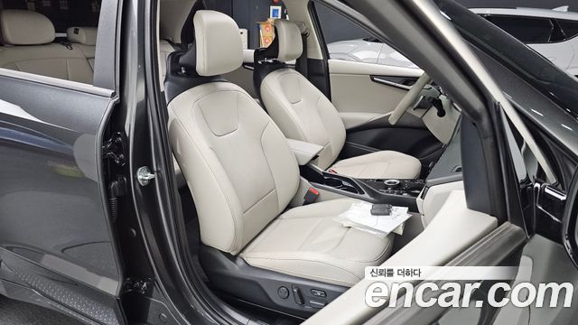 Kia Niro EV Earth 2023 — фото 10