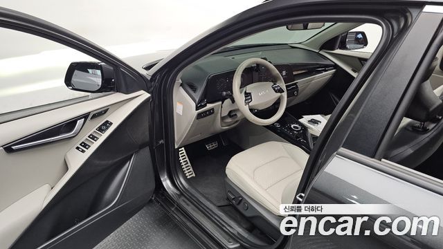Kia Niro EV Earth 2023 — фото 15
