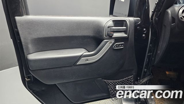 Jeep Wrangler (JK) 2.8 Diesel Sahara 4Door 2013 — фото 24