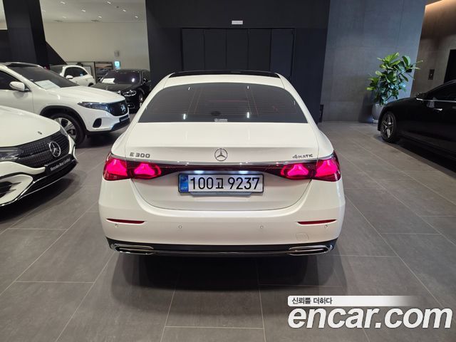 Mercedes-Benz E-Class (W214) E300 4MATIC Exclusive 2026 — фото 4
