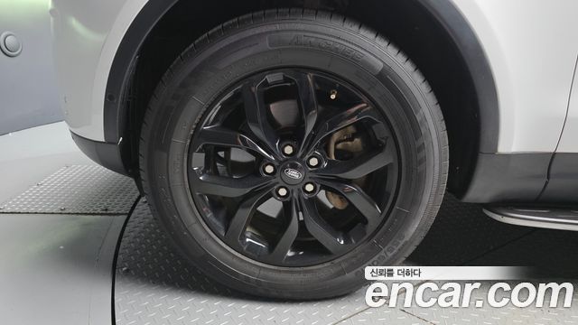 Land Rover Discovery 5 2.0 SD4 SE 2019 — фото 5