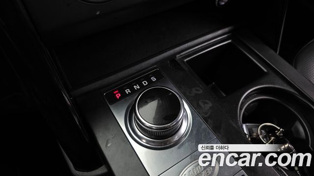 Land Rover Discovery 5 2.0 SD4 SE 2019 — фото 9