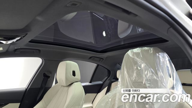 BMW 5 Series (G60) 520i 2024 — фото 16