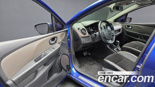 Renault Korea Clio Intens 2018 — фото 10