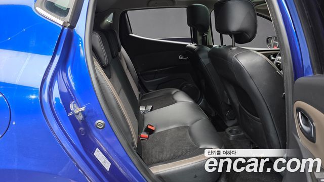 Renault Korea Clio Intens 2018 — фото 12
