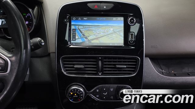 Renault Korea Clio Intens 2018 — фото 14