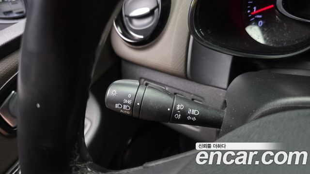 Renault Korea Clio Intens 2018 — фото 16