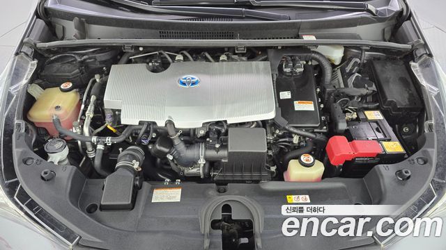 Toyota Prius (IV) 1.8 E 2018 — фото 6