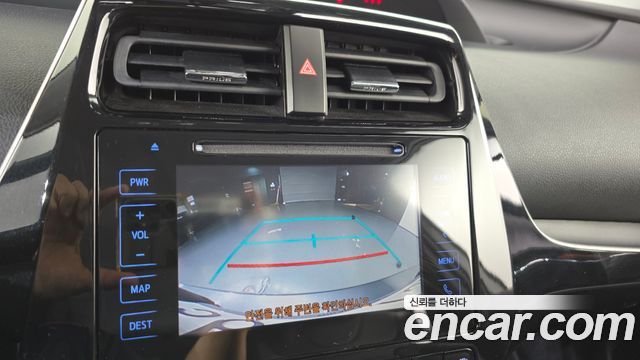 Toyota Prius (IV) 1.8 E 2018 — фото 13