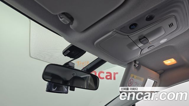 Toyota Prius (IV) 1.8 E 2018 — фото 17