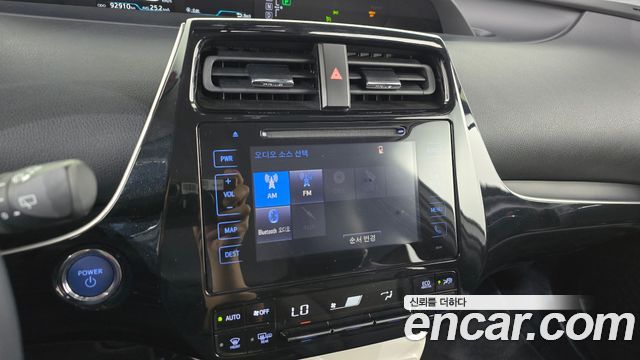 Toyota Prius (IV) 1.8 E 2018 — фото 19