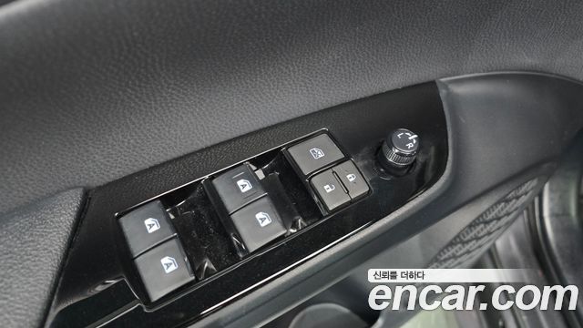Toyota Prius (IV) 1.8 E 2018 — фото 27