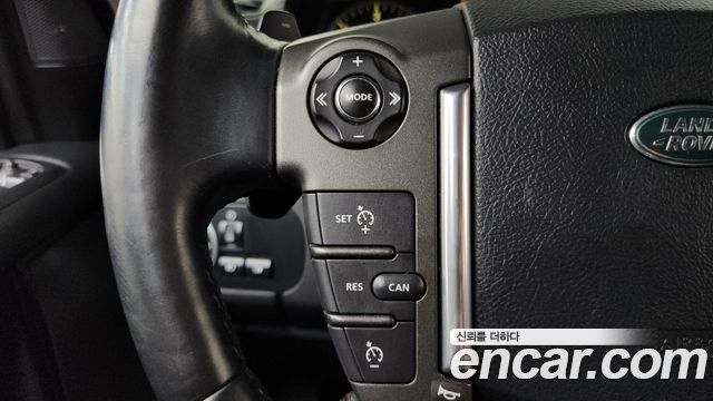 Land Rover Discovery 4 3.0 SDV6 SE 2015 — фото 18