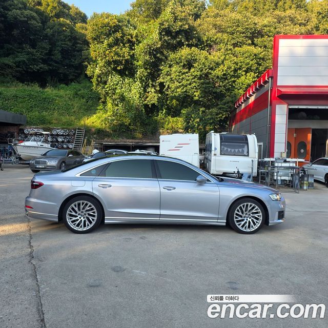 Audi A8 (D5) 55 TFSI Quattro LWB 2020 — фото 7