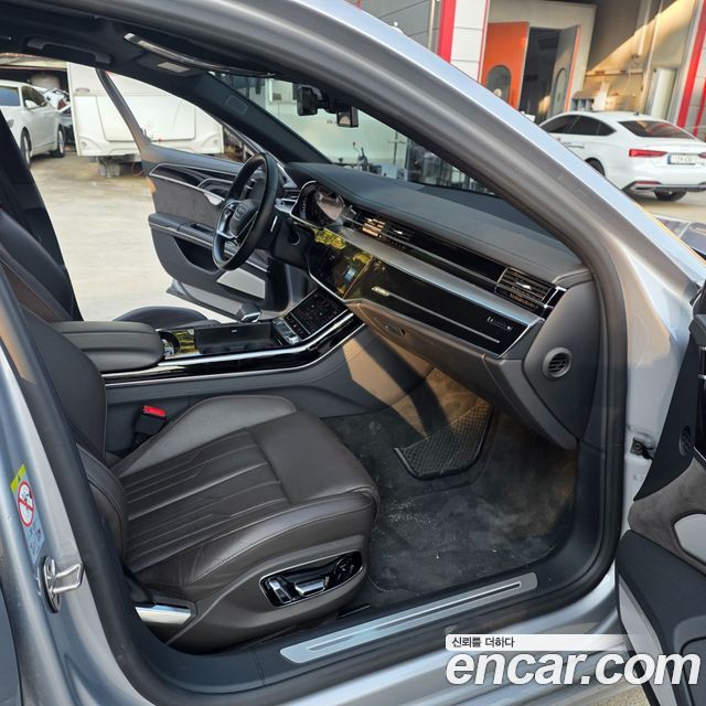 Audi A8 (D5) 55 TFSI Quattro LWB 2020 — фото 15