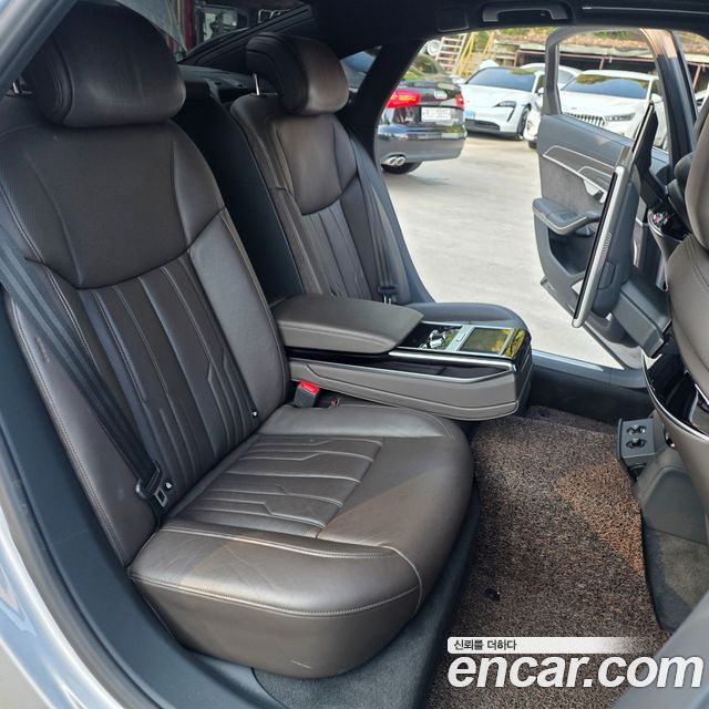 Audi A8 (D5) 55 TFSI Quattro LWB 2020 — фото 17