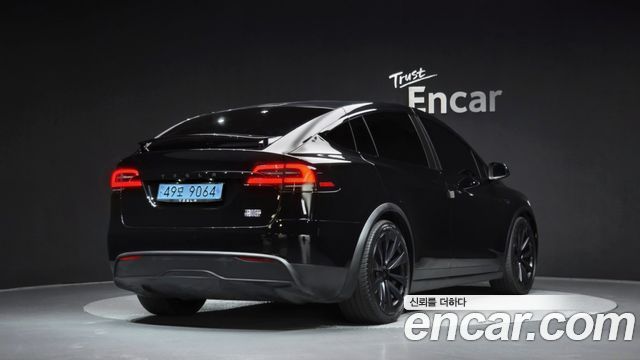 Tesla Model X Plaid 2023 — фото 2