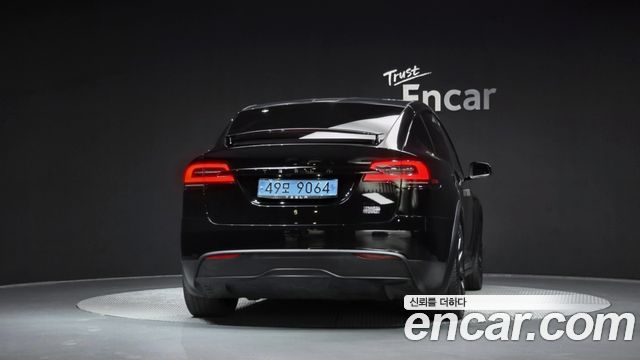 Tesla Model X Plaid 2023 — фото 4