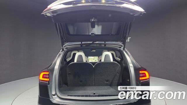 Tesla Model X Plaid 2023 — фото 24