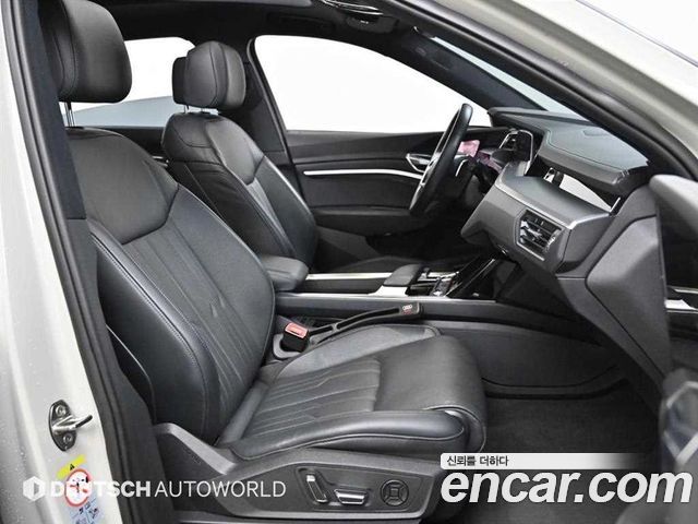 Audi e-tron 55 Quattro Sportback 2022 — фото 10