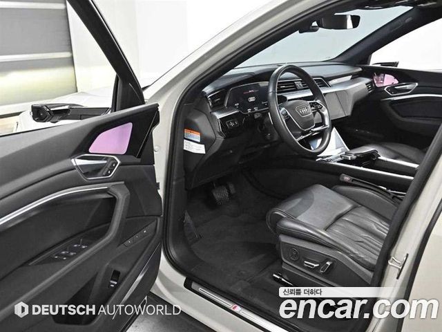 Audi e-tron 55 Quattro Sportback 2022 — фото 15