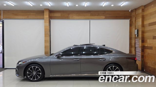 Lexus LS500 (V) 3.5 Luxury AWD 2022 — фото 5