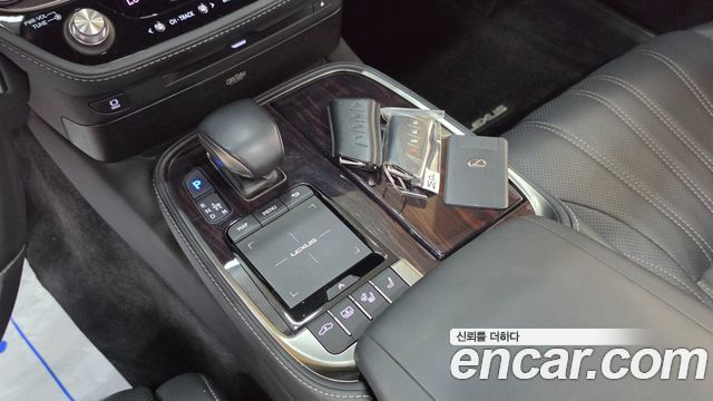 Lexus LS500 (V) 3.5 Luxury AWD 2022 — фото 15