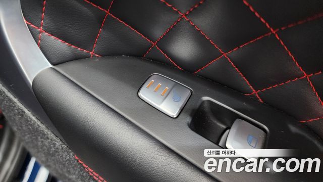 Genesis G70 3.3T Sport AWD Prestige 2019 — фото 18