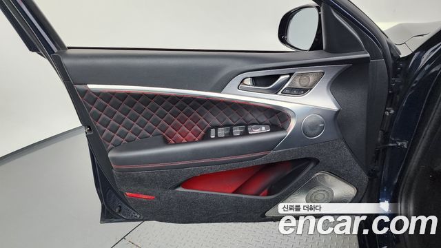 Genesis G70 3.3T Sport AWD Prestige 2019 — фото 24