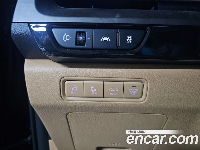 Kia Carnival (IV) Gasoline 7-seater Limousine(Special vehicle) 2023 — фото 19