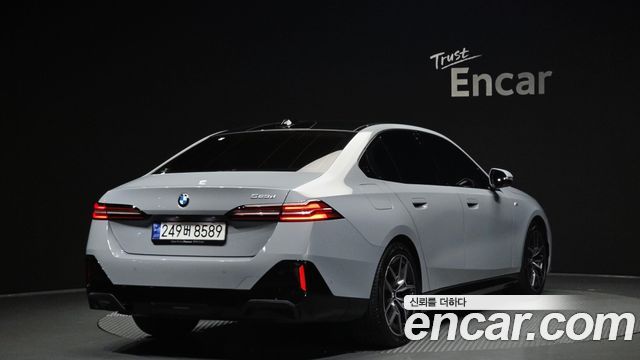 BMW 5 Series (G60) 523d M Sport 2024 — фото 2