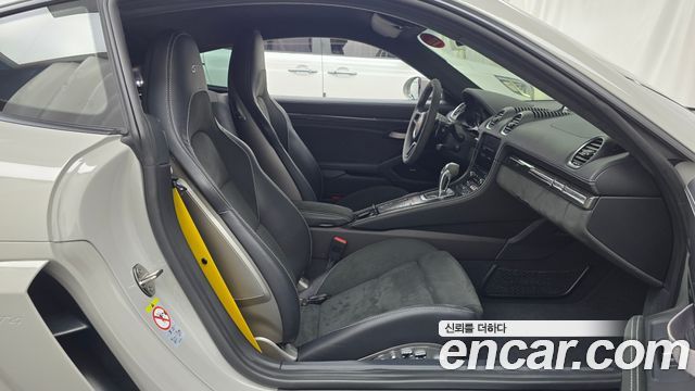 Porsche 718 Cayman 4.0 GT4 2023 — фото 15