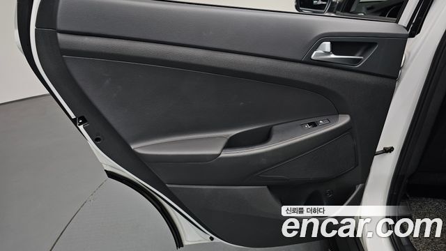 Hyundai Tucson Gasoline 1.6 turbo 2WD Modern 2020 — фото 25