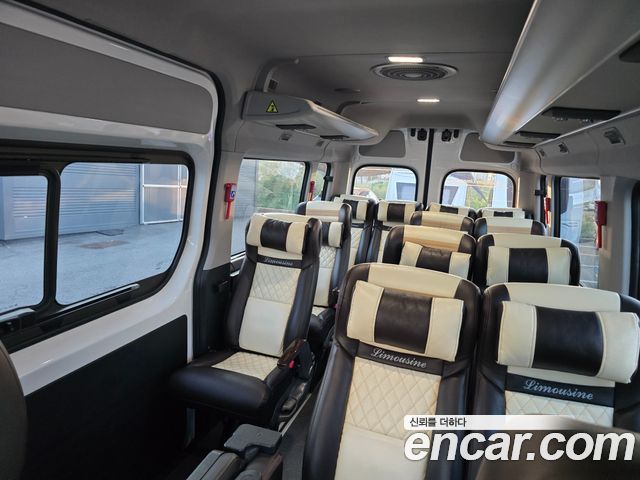 Hyundai Solati 15-seater Luxury 2021 — фото 8