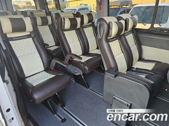Hyundai Solati 15-seater Luxury 2021 — фото 9