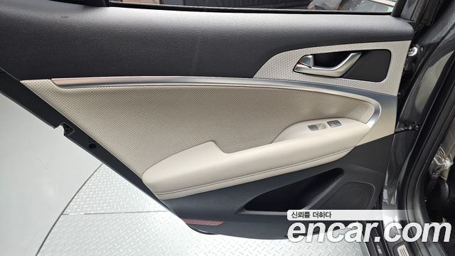 Genesis G70 Gasoline 2.0T 2WD 2021 — фото 25