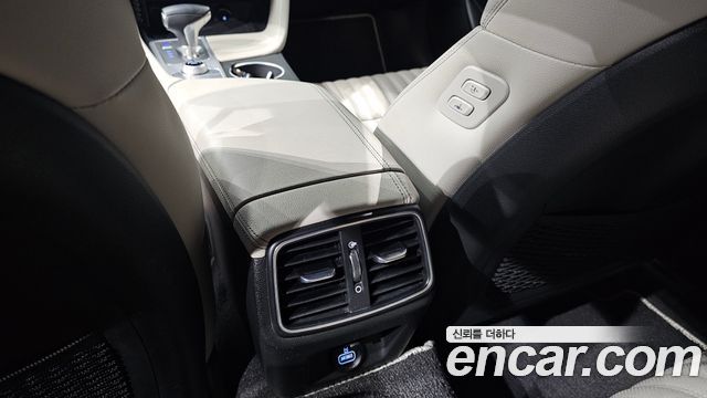 Genesis G70 Gasoline 2.0T 2WD 2021 — фото 33