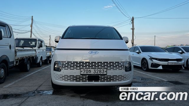 Hyundai Staria Tourer 11-Seater Modern
