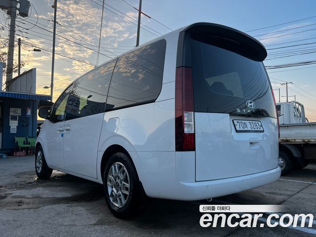 Hyundai Staria Tourer 11-Seater Modern 2025 — фото 5