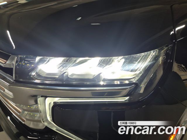 Chevrolet Tahoe 6.2 High Country 4WD 2023 — фото 18