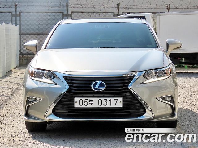 Lexus ES300h Supreme XV60
