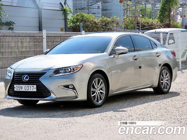 Lexus ES300h Supreme XV60 2017 — фото 2