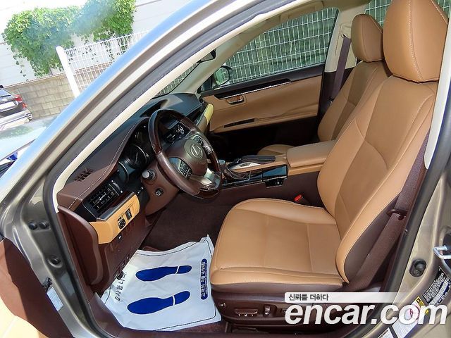 Lexus ES300h Supreme XV60 2017 — фото 5