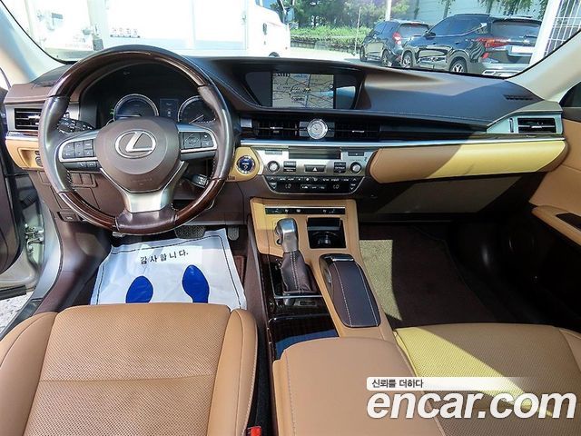 Lexus ES300h Supreme XV60 2017 — фото 7
