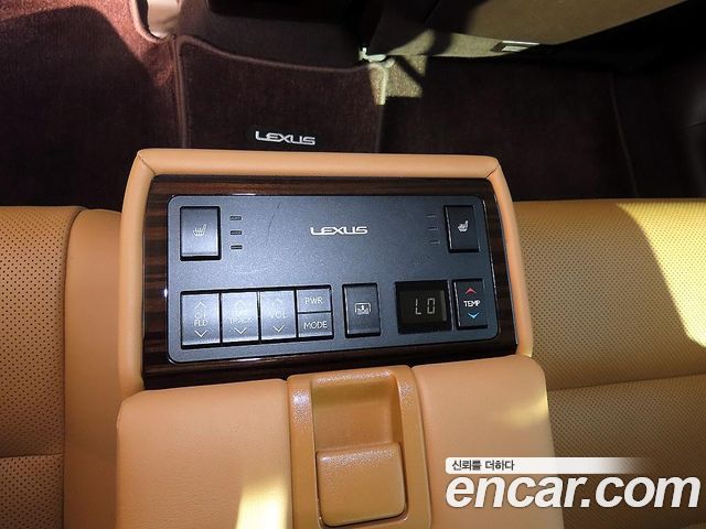 Lexus ES300h Supreme XV60 2017 — фото 20