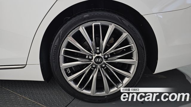 Hyundai Grandeur (IG) 3.0 Exclusive Special 2019 — фото 21