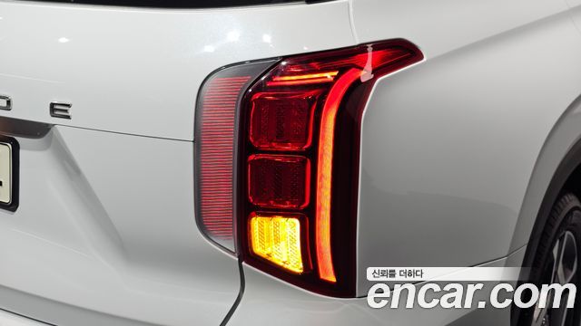 Hyundai Palisade Diesel 2.2 2WD Le Blanc 2024 — фото 23