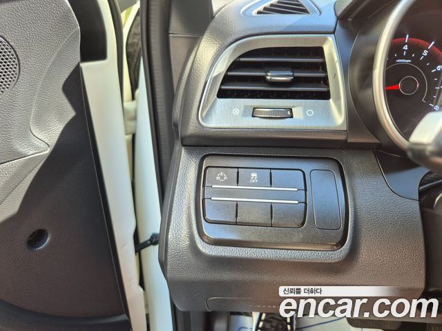 KG Mobility (SsangYong) Tivoli Armor VX 2WD 2018 — фото 24