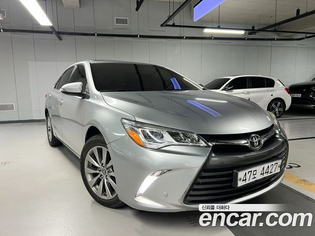 Toyota Camry 2.5 XLE 2015 — фото 3